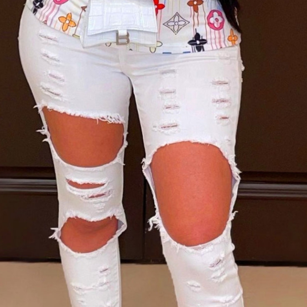 💙Distressed, disturbed, distraught jeans 🤣🤣🤣💙